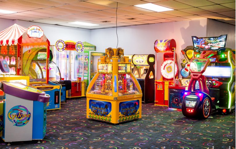 Arcade - Spanish Trail Lanes